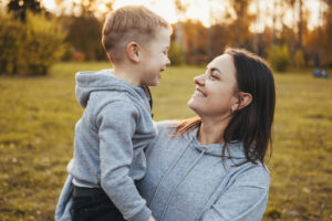 ¿Cómo puede Conti Moore Law Divorce Lawyers, PLLC ayudarte a modificar la manutención infantil en Orlando, Florida?